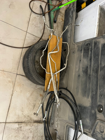 Ремонт РВД трубок автокондиционера своими руками: стоит ли рисковать?